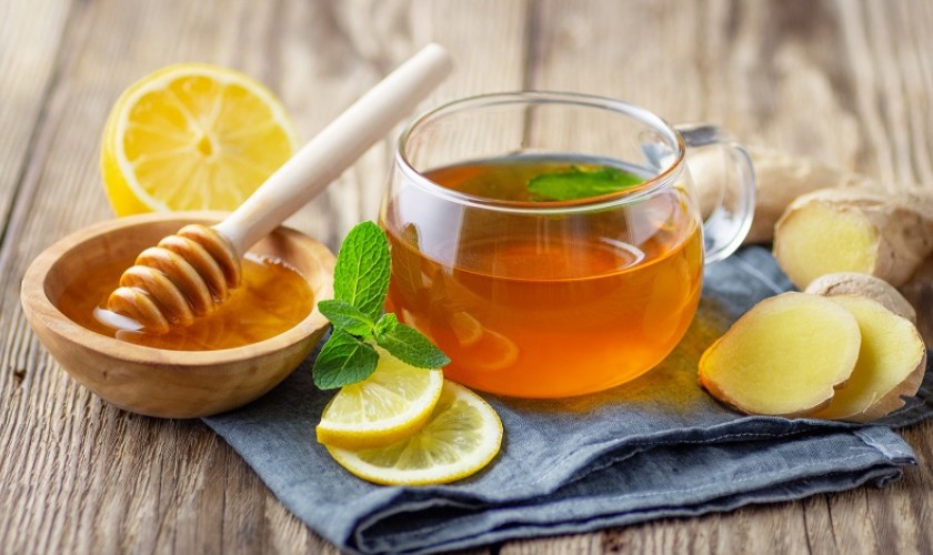 Mật ong và chanh có tác dụng kháng khuẩn, diệt khuẩn