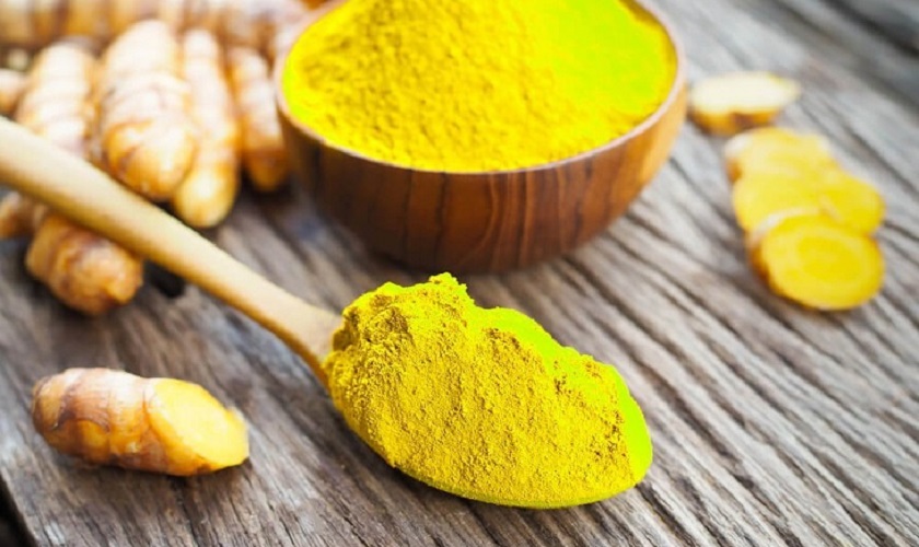 Có thể dùng bột nghệ để làm sạch lưỡi hằng ngày