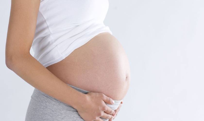 Phụ nữ mang thai không được cấy ghép implant