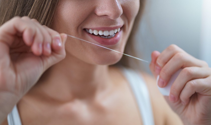 Nên thay đoạn chỉ mới sau khi vệ sinh