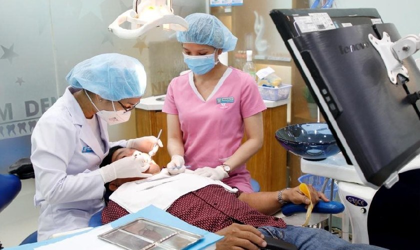 Cạo vôi răng định kỳ tại nha khoa uy tín