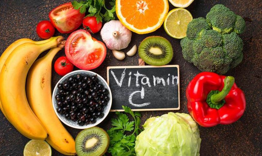 Việc thiếu hụt vitamin C, K có thể gây chảy máu chân răng