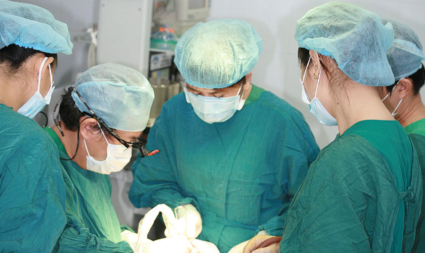 Tùy thuộc vào tình trạng và giai đoạn bệnh phát triển mà bác sĩ sẽ có phương pháp điều trị phù hợp Tùy thuộc vào tình trạng và giai đoạn bệnh phát triển mà bác sĩ sẽ có phương pháp điều trị phù hợp