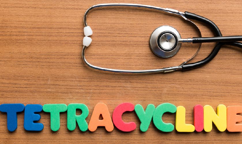 Sử dụng thuốc kháng sinh từ nhỏ có thể khiến răng bị nhiễm màu nặng