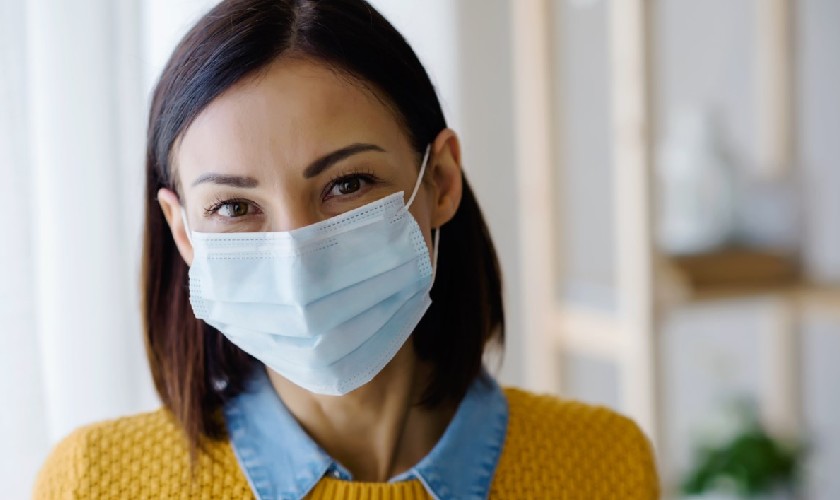 Hãy đeo khẩu trang khi đi ra ngoài