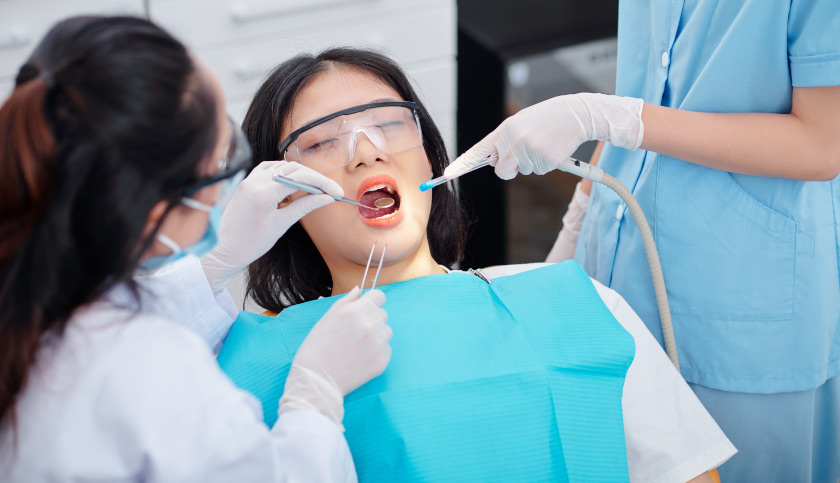 Sau khi làm răng sứ bao lâu thì ăn uống được bình thường?