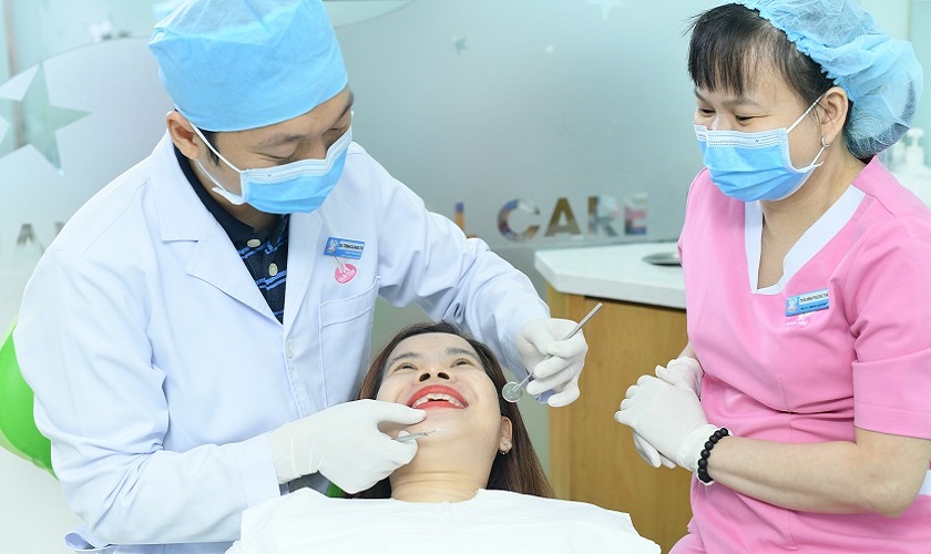 Thăm khám tại nha khoa để biết hướng điều trị phù hợp