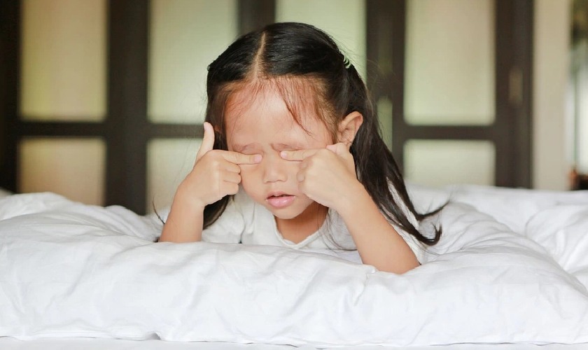 Nghiến răng khiến trẻ ngủ không ngon giấc Nghiến răng khiến trẻ ngủ không ngon giấc