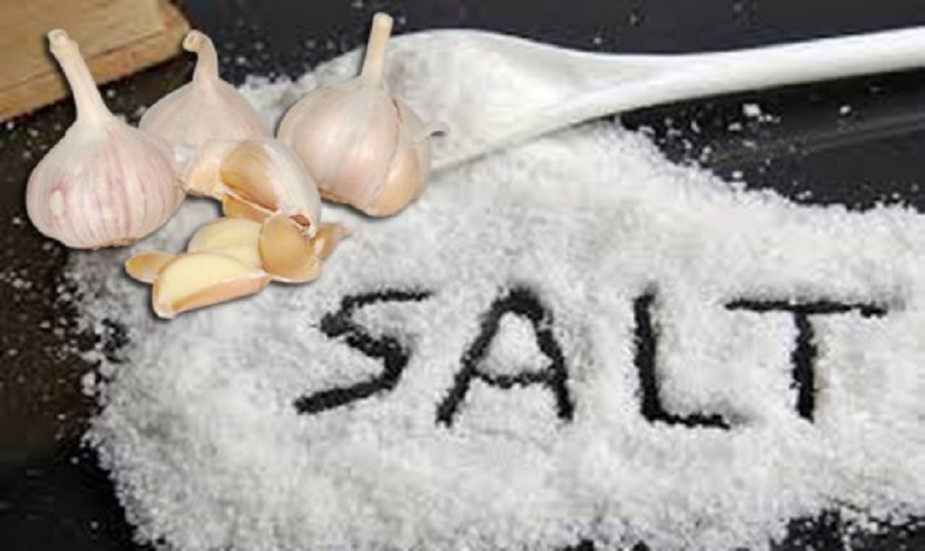 Cải thiện nhanh chứng sâu răng bằng tỏi và muối