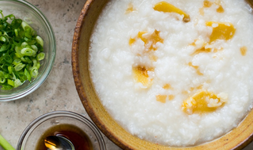 Nên ăn những thực phẩm mềm, dễ nuốt khi mọc răng khôn