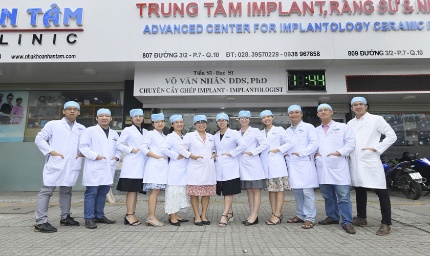 Nha khoa Nhân Tâm tự hào với đội ngũ bác sĩ với hơn 25 năm kinh nghiệm