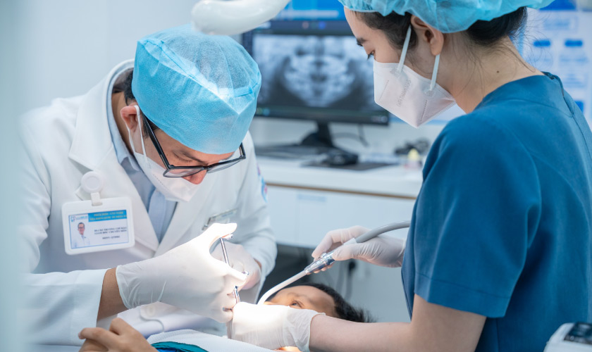 Thăm khám định kỳ tại Nha khoa Nhân Tâm