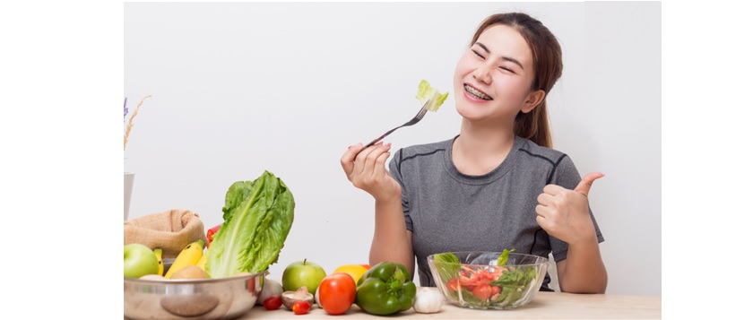 Người niềng răng nên lưu ý về chế độ ăn uống hàng ngày