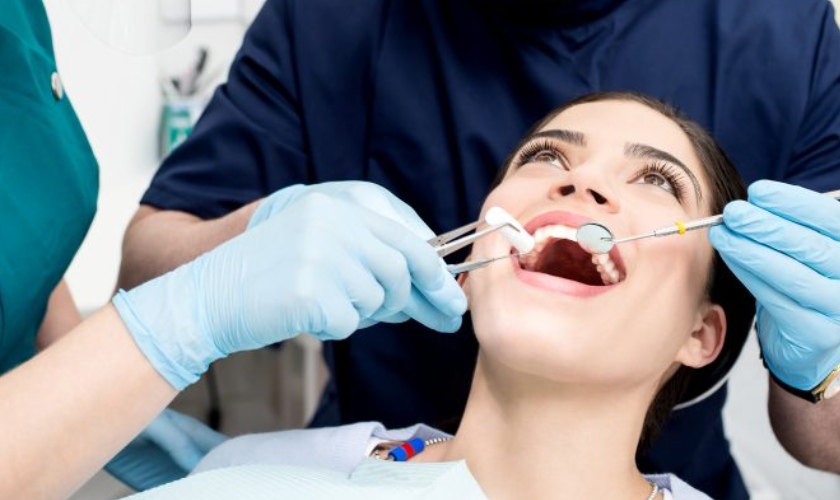 Khách hàng sẽ được điều trị các bệnh lý răng miệng trước khi niềng răng