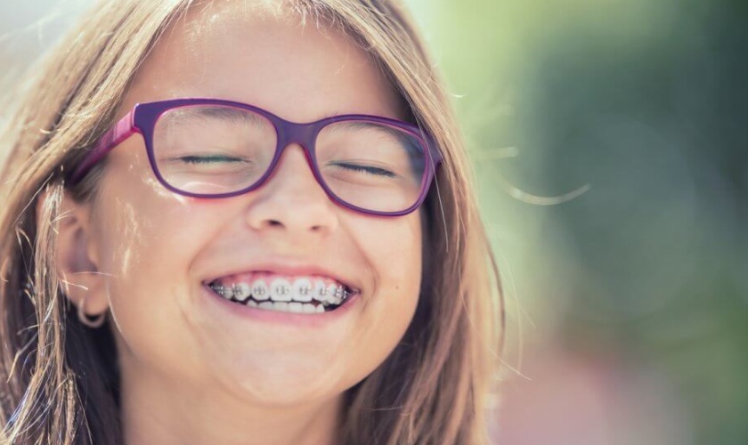 Đeo hàm duy trì sau niềng răng có cần thiết hay không?