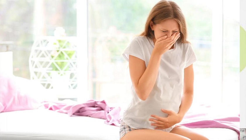 Ốm nghén trong thai kỳ có thể khiến thức ăn dễ bám vào răng và gây sâu răng, hôi miệng hơn