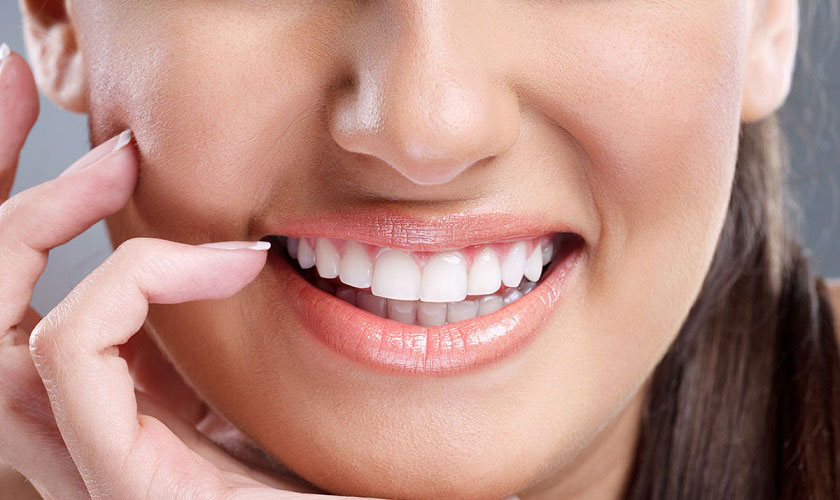 Làm răng giả tháo lắp có đau không? Làm răng giả tháo lắp có đau không?