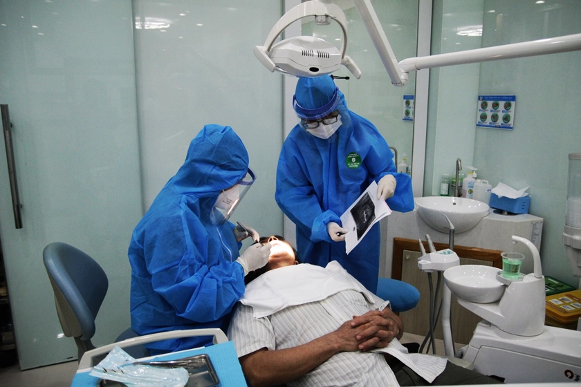 Khách hàng điều trị tại Nha khoa Nhân Tâm