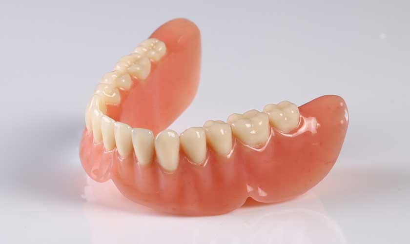 Răng giả tháo lắp nền nhựa dẻo