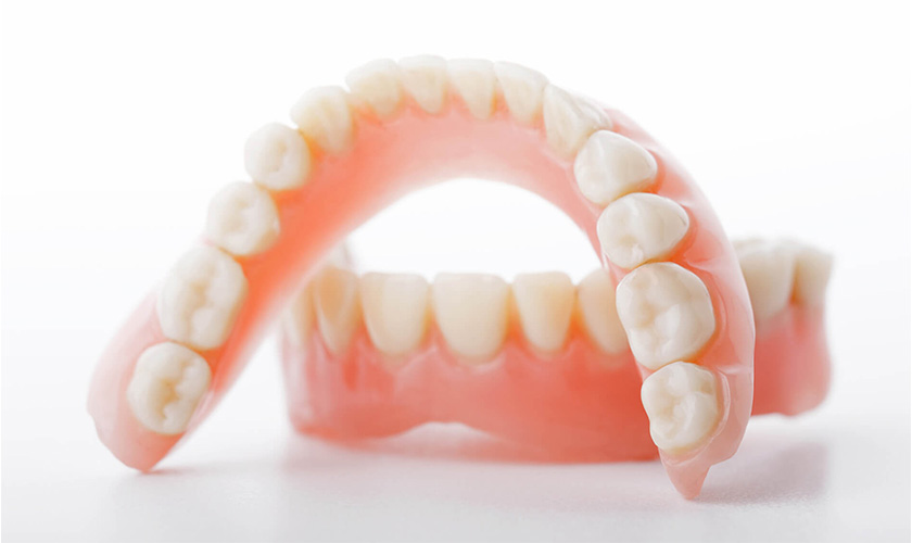 Răng giả tháo lắp sử dụng được trong bao lâu?