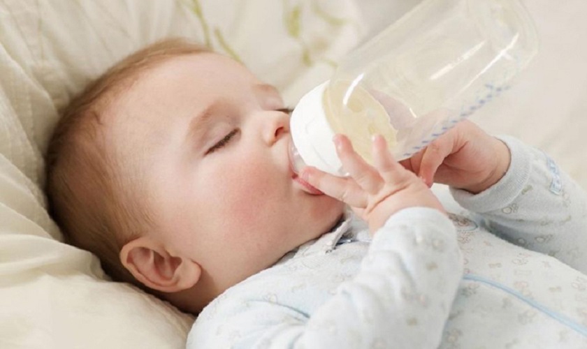 Giới hạn việc bú bình để hạn chế sự sai lệch trong quá trình phát triển răng miệng