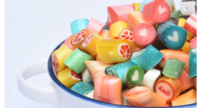 Thói quen ăn uống và sinh hoạt hàng ngày của khách hàng cũng có thể là nguyên nhân gây ê buốt sau khi làm răng sứ