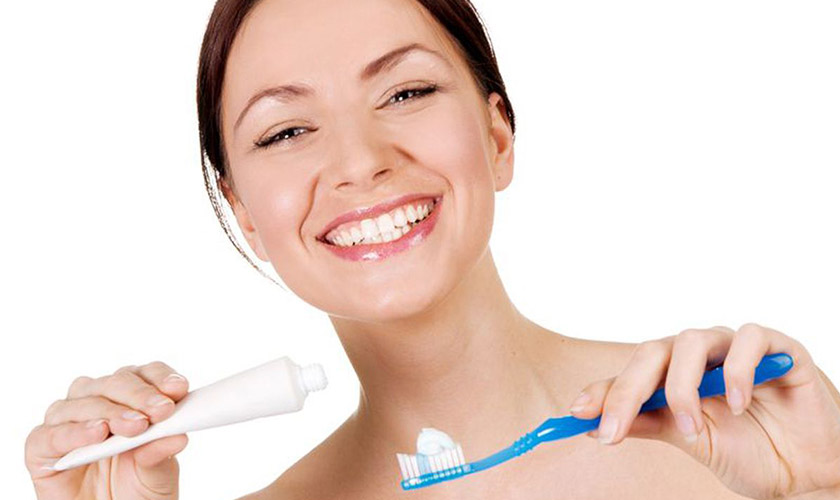 Sau khi bọc răng sứ, cần chăm sóc răng miệng kỹ lưỡng Sau khi bọc răng sứ, cần chăm sóc răng miệng kỹ lưỡng