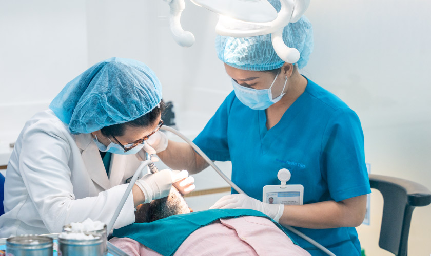 Bác sĩ là yếu tố quan trọng giúp ca phục hình veneer sứ đạt như mong muốn