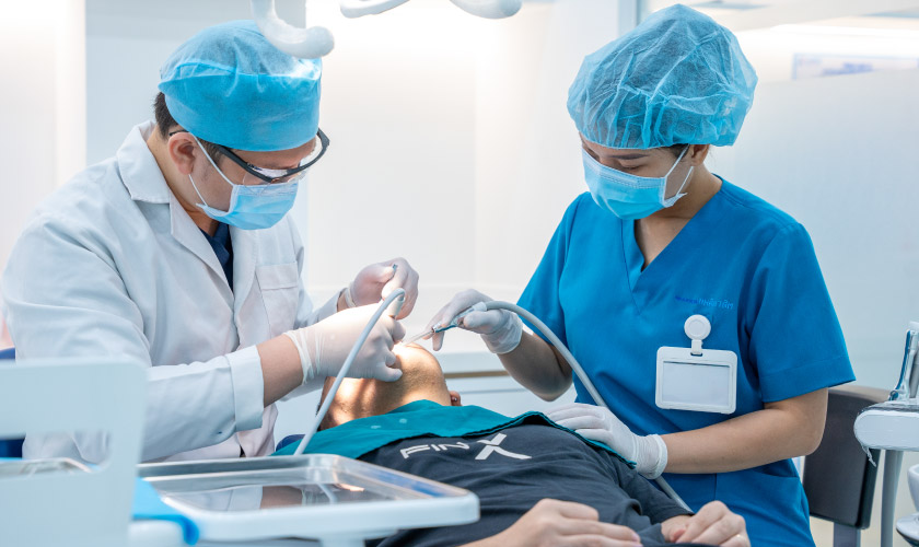 Nha khoa Nhân Tâm ứng dụng công nghệ hiện đại trong điều trị cho khách hàng