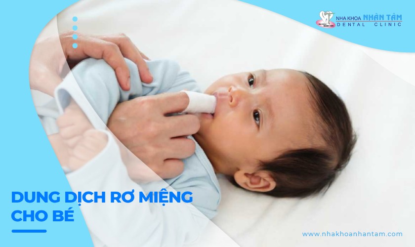Hình: Dung dịch rơ miệng cho trẻ sơ sinh có tốt không?