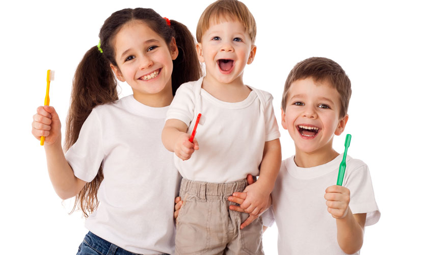 Vệ sinh răng miệng đúng cách giúp trẻ phòng ngừa viêm nướu Vệ sinh răng miệng đúng cách giúp trẻ phòng ngừa viêm nướu