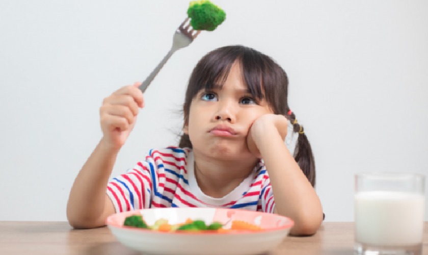 Trẻ bị thiếu chất dinh dưỡng có thể khiến răng vĩnh viễn mọc sai vị trí