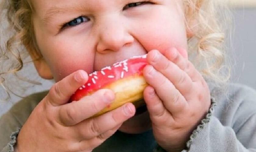 Hạn chế thực phẩm gây hại đến răng nướu