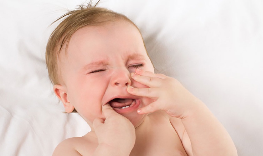 Trẻ mọc răng thường dễ bị sốt