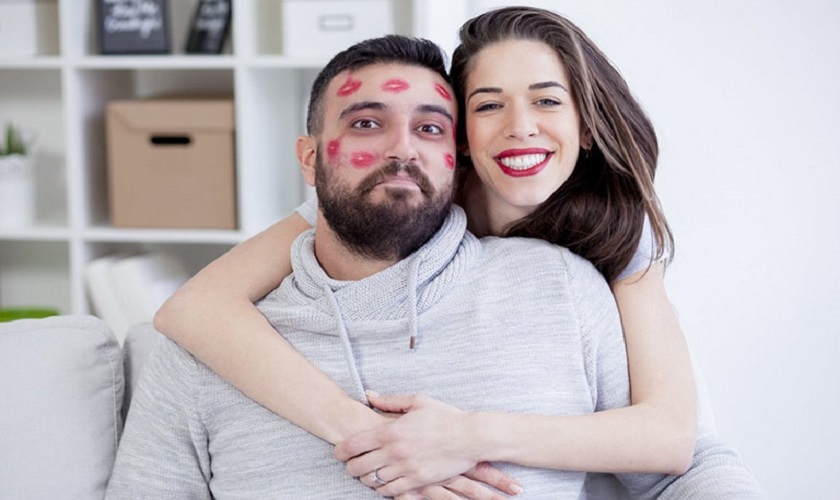 Sâu răng có thể lây sang người khác mặc dù tỷ lệ rất thấp