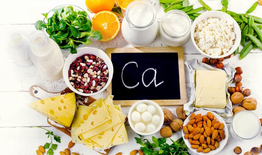 Bổ sung các thực phẩm giàu canxi cho trẻ