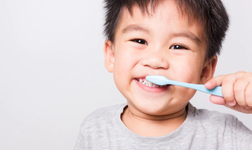 Trẻ em chải răng không đúng cách có thể gây sâu răng