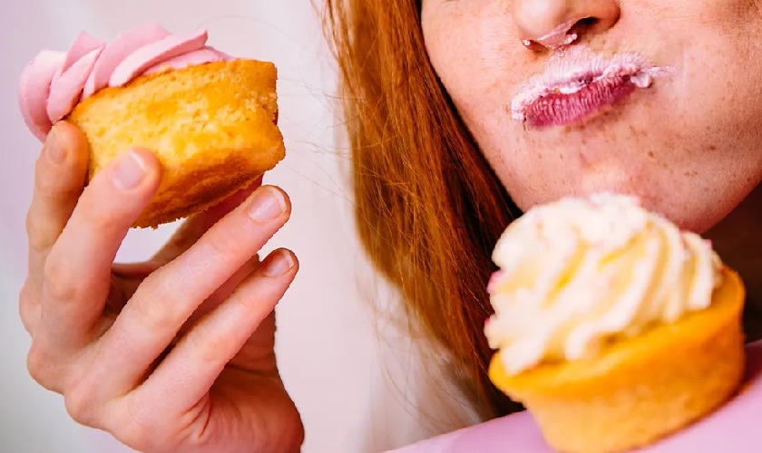 Ăn nhiều đồ ngọt sẽ dễ bị sâu răng