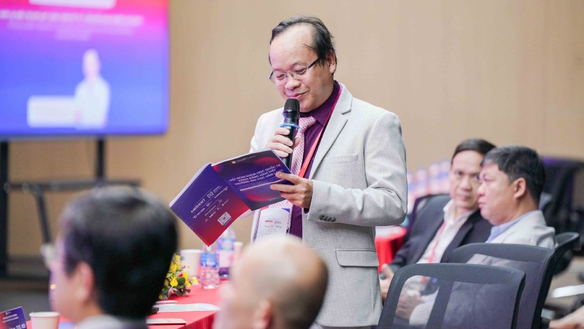 TS.BS Võ Văn Nhân trình bày đề tài “Implant thất bại thẩm mỹ: Sửa chữa hay tháo Implant?”