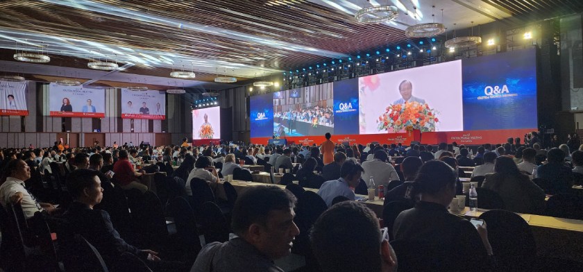 TS.BS Võ Văn Nhân báo cáo