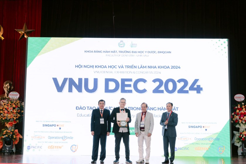 TS.BS Võ Văn Nhân không chỉ đóng vai trò là báo cáo viên mà còn đảm nhiệm vai trò chủ tọa TS.BS Võ Văn Nhân không chỉ đóng vai trò là báo cáo viên mà còn đảm nhiệm vai trò chủ tọa