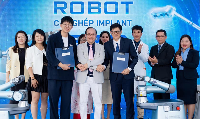 Robot cấy ghép implant – Lễ ký kết hợp tác chiến lược & chuyển giao công nghệ tại hệ sinh thái Nha khoa Nhân Tâm