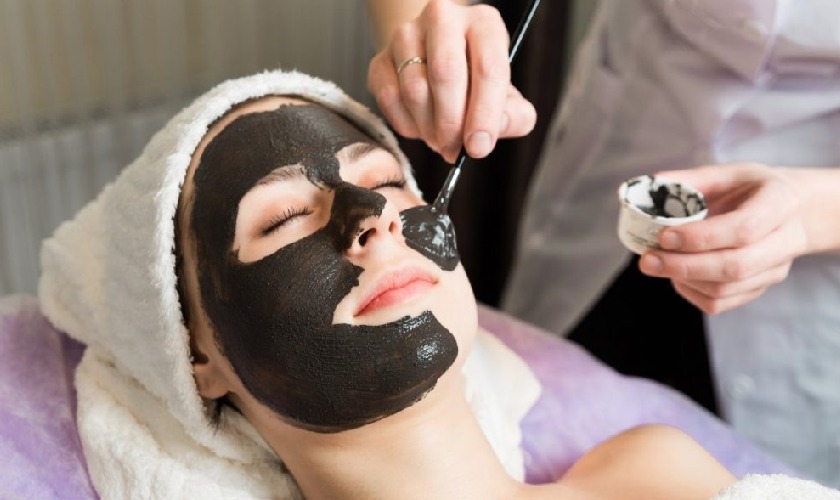 Mặt nạ làm từ than hoạt tính Mặt nạ làm từ than hoạt tính