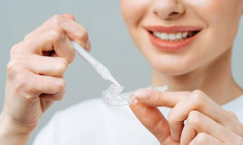 Gel tẩy trắng răng có hại gì không?