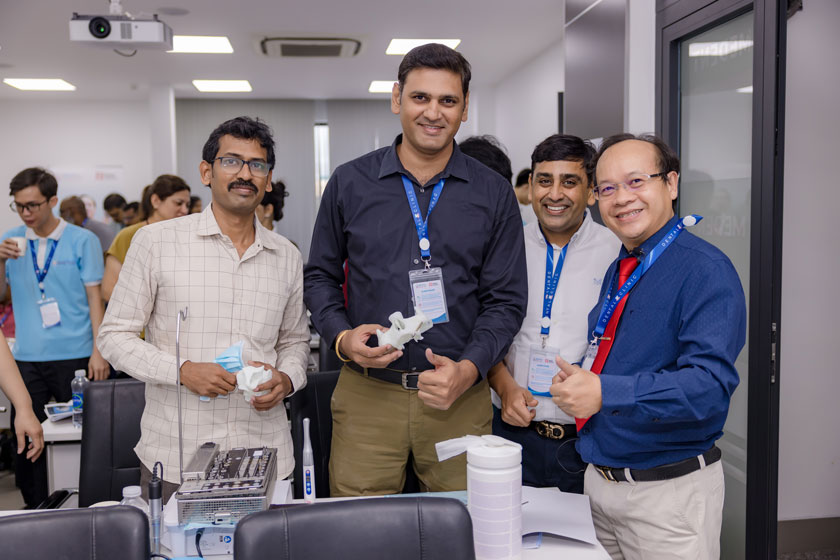 Ngày 2 - Buổi giảng dạy thực hành trên mô hình răng tại Workshop Graftless Solutions In Implant Full Mouth Rehabilitation