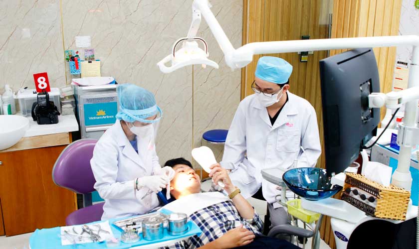 Khách hàng điều trị tại Nha khoa Nhân Tâm