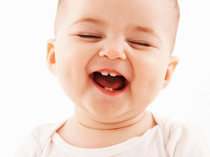 Trẻ sẽ bắt đầu rụng chiếc răng sữa đầu tiên khi được 5 - 6 tuổi