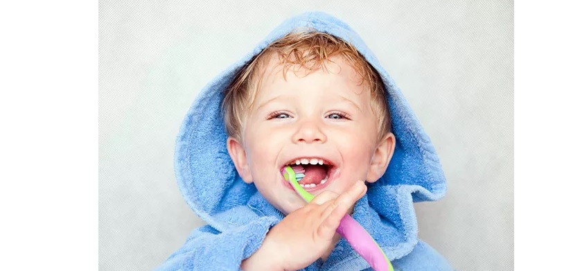 Cha mẹ nên lựa chọn kem đánh răng có chứa lượng Fluor phù hợp với trẻ