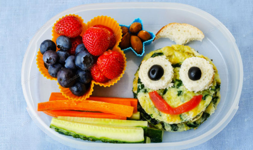 Thức ăn cho trẻ không được để quá nóng hoặc quá lạnh