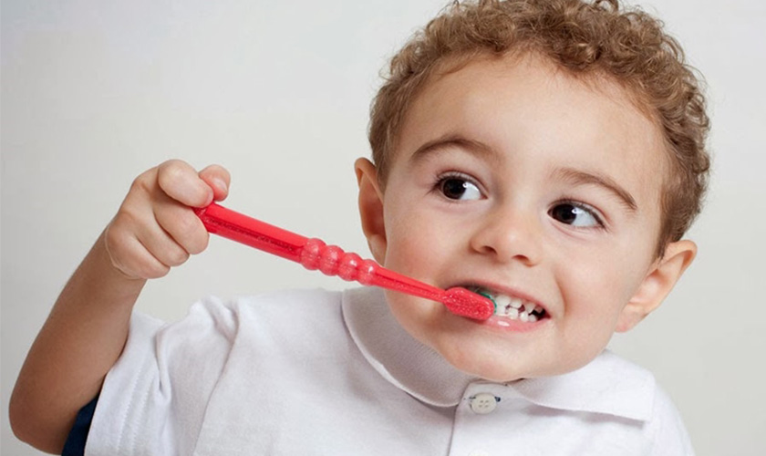 Vệ sinh khoang miệng cho bé tránh các bệnh lý về răng miệng    